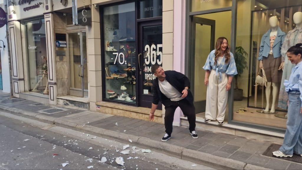 ΠΑΤΡΑ: Αναβιώνει το έθιμο της Παντάνασσας! ΔΕΙΤΕ ΦΩΤΟ ΚΑΙ ΒΙΝΤΕΟ! Ξεκίνησε για να... ακούν οι Εβραίοι της πόλης - ΝΤΟΚΟΥΜΕΝΤΑ