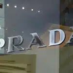 Prada: Συμφωνία για εξαγορά της Versace για πάνω από 1,3 δισ. δολάρια