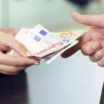 Επίδομα αδείας 2025: Πότε θα γίνει η πληρωμή του