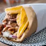 Taste Atlas: Καταποντίστηκαν γύρος και σουβλάκι στη λίστα για τα street food - Το φαγητό από Αλγερία που πήρε την πρωτιά