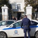 Μαχαίρωσε τον γείτονά του για τρεις ελιές