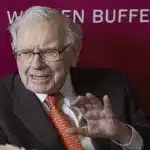 Πώς ο Buffett κερδίζει όταν οι δισεκατομμυριούχοι χάνουν 400 δισ. δολάρια – Η συμβουλή των 9 λέξεων