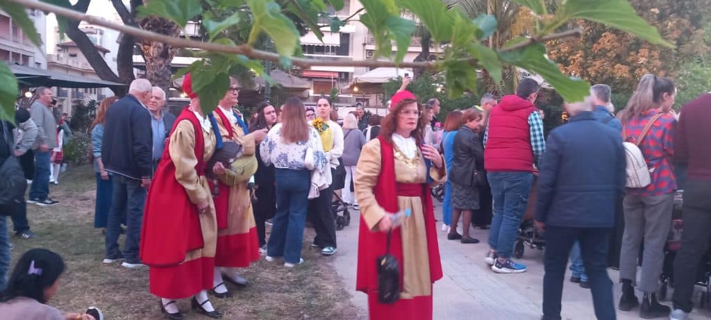 ΠΑΤΡΑ: Το αδιαχώρητο σε Ομόνοια και Ψηλαλώνια! Η πόλη... πιάνει τον Μάη - ΦΩΤΟ ΚΑΙ ΒΙΝΤΕΟ