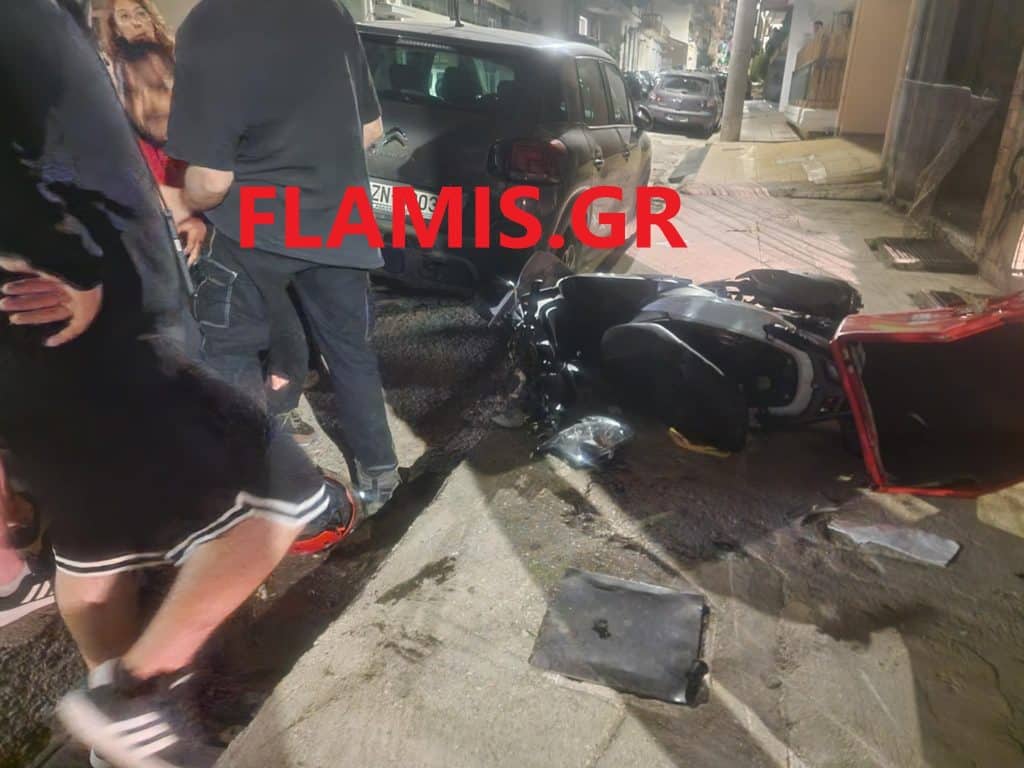 ΠΑΤΡΑ - ΤΩΡΑ: Τροχαίο στην Ηλείας! Smart εκτίναξε ντελιβερά πάνω σε πεζοδρόμιο - ΦΩΤΟ