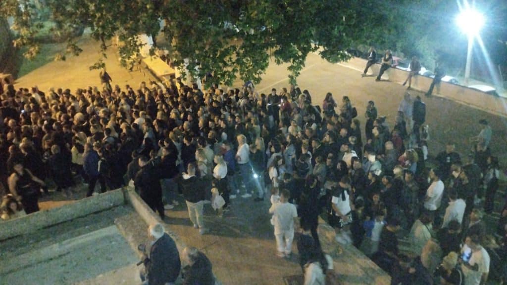 ΔΕΙΤΕ ΦΩΤΟ: Τεράστιες ουρές για προσκύνημα στον Αγιο Νικόλαο Σπάτα