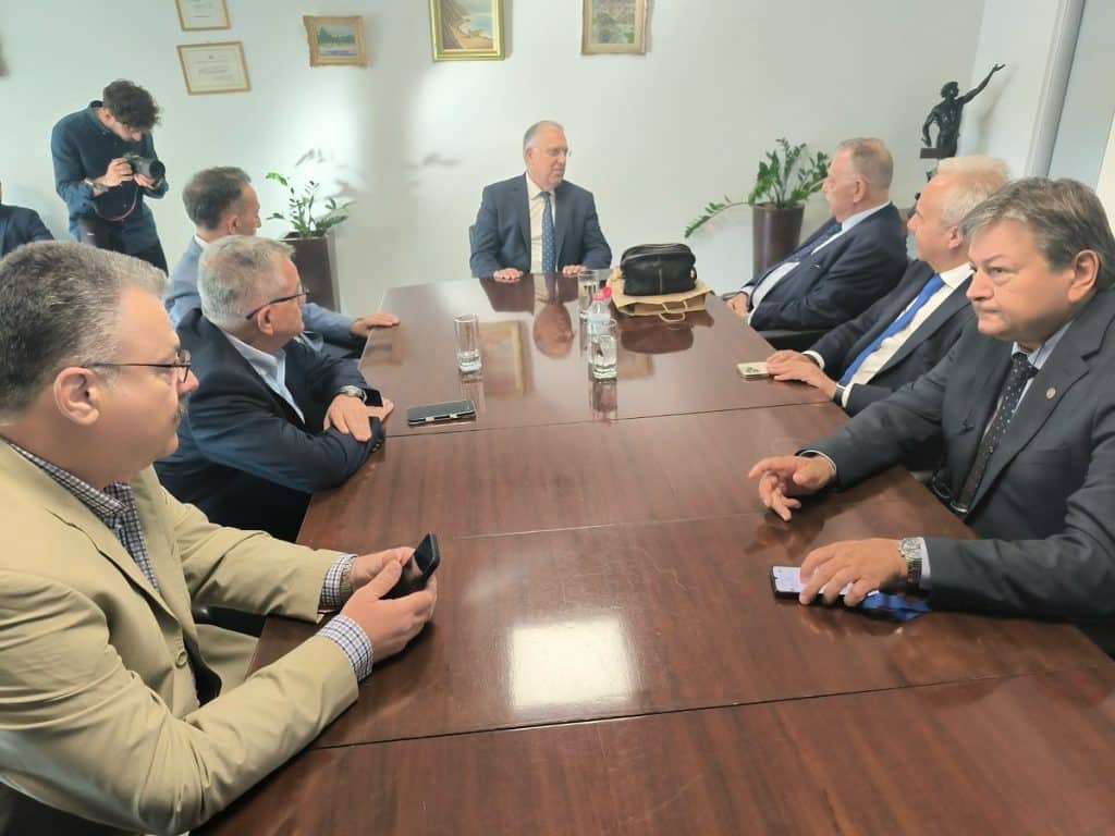 ΕΠΙΜΕΛΗΤΗΡΙΟ ΑΧΑΪΑΣ: Συναντήσεις με υπουργούς στην Πάτρα - ΦΩΤΟ
