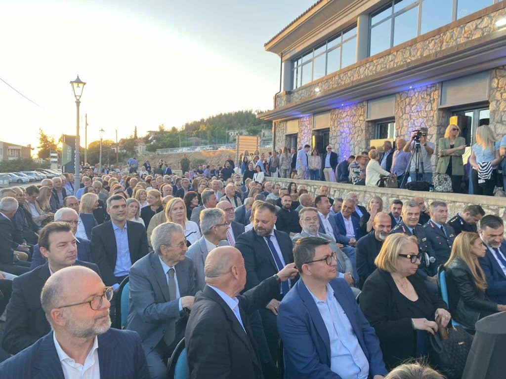 ΦΩΤΟ - ΒΙΝΤΕΟ: ΕΓΚΑΙΝΙΑΣΤΗΚΕ ΤΟ ΝΕΟ ΔΗΜΑΡΧΕΙΟ ΕΡΥΜΑΝΘΟΥ: Χρηµατοδότηση 1,5 εκατ. ευρώ για έργα οδοποιίας ανακοίνωσε ο υπουργός Εσωτερικών