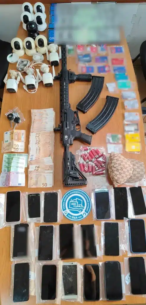 ΠΑΤΡΑ: Εξαρθρώθηκαν δυο εγκληματικές οργανώσεις που αφαίρεσαν 630.000 ευρώ περίπου εξαπατώντας πολίτες - ΦΩΤΟ