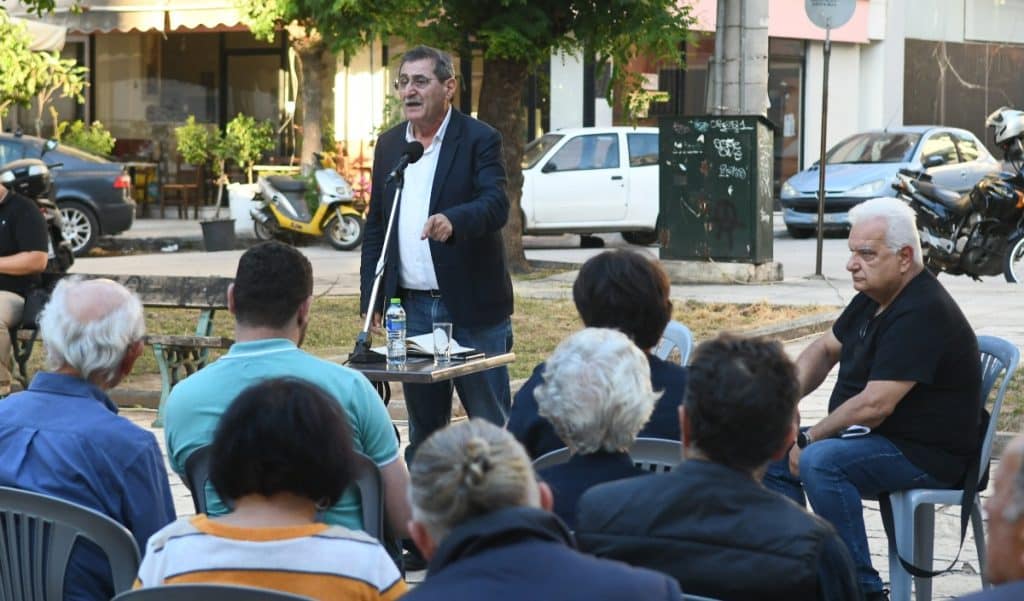 ΠΕΛΕΤΙΔΗΣ: Συζήτηση με τους κατοίκους της συνοικίας Ταραμπούρα - ΦΩΤΟ