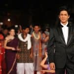 Ο πιο πλούσιος ηθοποιός του Bollywood πιάνει χώμα και γίνεται χρυσάφι