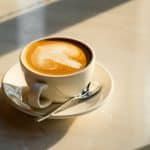 Nappuccino: Αυτή η νέα τάση που αλλάζει τον ύπνο μας