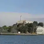 Ο Τραμπ ανοίγει ξανά τη φυλακή του Αλκατράζ: Θα οδηγούνται εκεί οι πιο επικίνδυνοι εγκληματίες