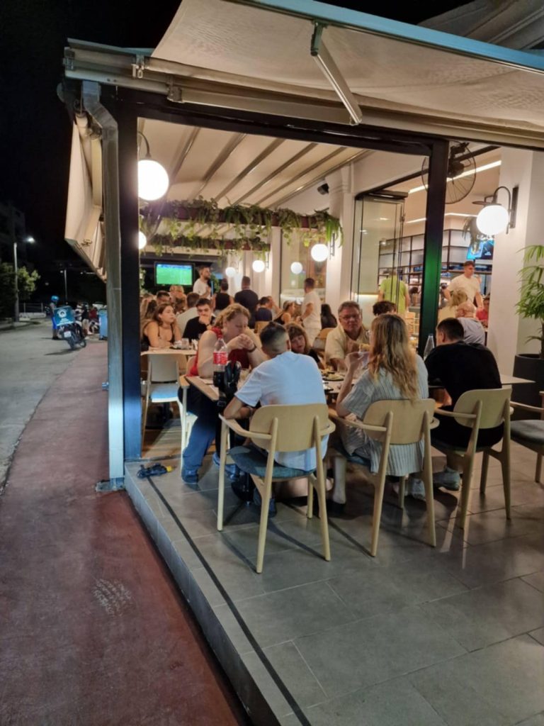 ΠΑΤΡΑ: Αυτό το ψητοπωλείο δεν είναι τυχαία στην κορυφή και... έχει γενέθλια - ΦΩΤΟ
