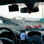 ΕΡΕΥΝΑ ΣΟΚ: Το 90% των οδηγών δεν αντέχει χωρίς κινητό στη διαδρομή