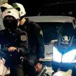 Επεισόδια με μολότοφ στα Εξάρχεια, επίθεση κατά αστυνομικών έξω από τη Νομική
