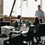 Έλληνες εργαζόμενοι: Πρωταθλητές Ευρώπης στην εργασία τα Σαββατοκύριακα – Τι δείχνουν τα στοιχεία