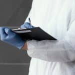 Ελεύθερη η ογκολόγος με τα… μαντζούνια μετά την απολογία της – «Δεν χρειάζεται να κάνουν όλοι οι καρκινοπαθείς χημειοθεραπείες» ισχυρίζεται