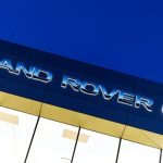 Δασμοί Τραμπ: Ξαναρχίζουν οι αποστολές της Jaguar Land Rover στις ΗΠΑ μετά την αναστολή τους