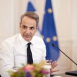 Ο Μητσοτάκης ρίχνει… την μπάλα στο Σύνταγμα αλλά επιταχύνει και τις πρωτοβουλίες στο κρίσιμο πεδίο της οικονομίας