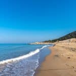 Οι 7 καλύτερες παραλίες της Ηλείας για να απολαύσεις τις βουτιές σου