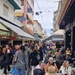ΜΕΙΩΝΟΥΝ ΕΞΟΔΑ: Οι καφετέριες υιοθετούν μοντέλο σελφ σέρβις