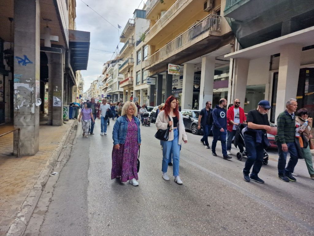 ΠΑΤΡΑ: Χιλιάδες στην πορεία για την Πρωτομαγιά - ΦΩΤΟ ΚΑΙ ΒΙΝΤΕΟ