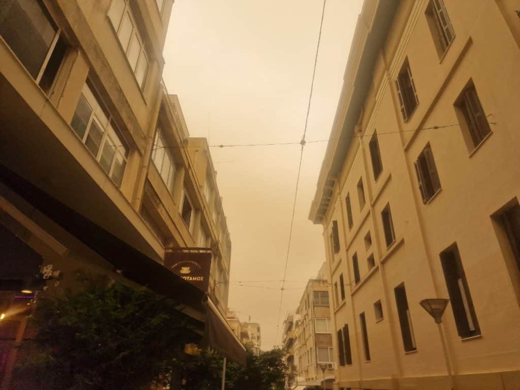 ΠΑΤΡΑ: Κιτρίνισε η πόλη! ΔΕΙΤΕ ΦΩΤΟ! Τι προβλέπεται για τις επόμενες ώρες - ΠΙΝΑΚΑΣ