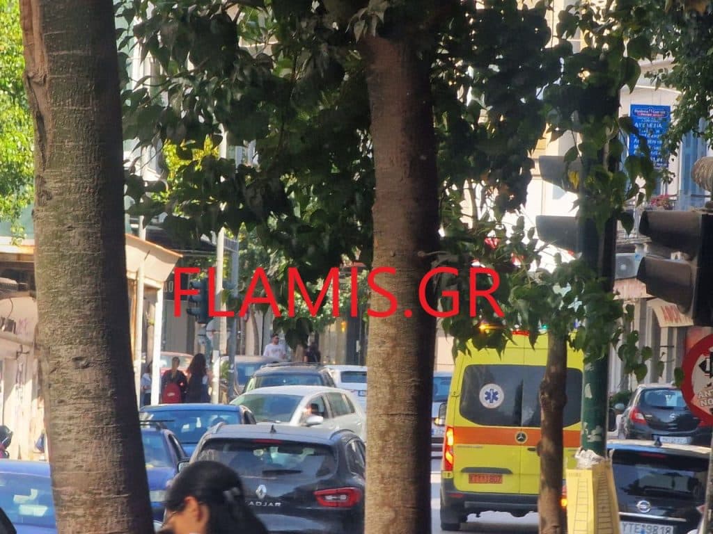 ΠΑΤΡΑ - ΤΩΡΑ: Τροχαίο στη Γούναρη - Νεαρός τραυματίστηκε στο κεφάλι - ΦΩΤΟ