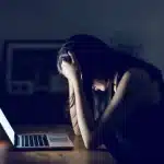 Εφιάλτης για 45χρονη, θύμα revenge porn: Το γαϊτανάκι του εκβιασμού από δύο άνδρες και δύο γυναίκες