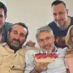 Ο Θοδωρής Αθερίδης έγινε 60 ετών - Η έκπληξη και το τρυφερό φιλί από τη Ζέτα Μακρυπούλια