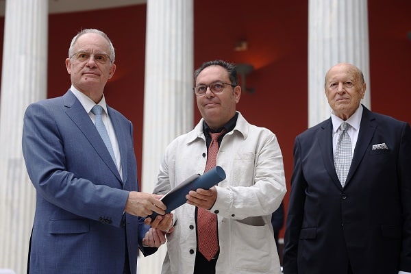 ΠΑΤΡΑ: Το βραβείο στη Μαρίνα Ριζογιάννη - ΦΩΤΟ