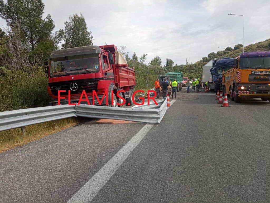 ΠΑΤΡΑ ΩΡΑ 15.42 - ΦΩΤΟ: Τεράστιες ουρές στην Περιμετρική! Το τροχαίο με τη νταλίκα προκάλεσε προβλήματα