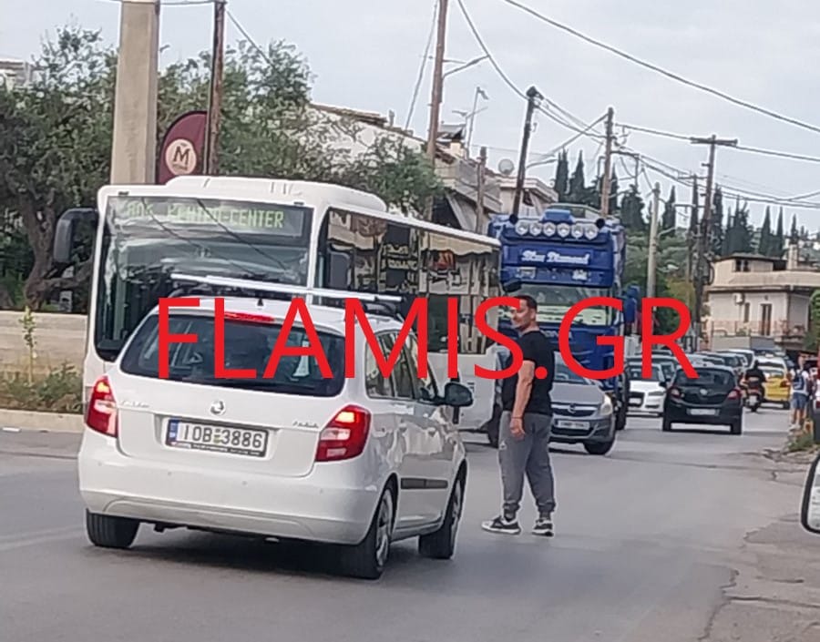 ΠΑΤΡΑ - ΤΩΡΑ: Πανικός στην Οβρυά - "Εφυγε" το συρόμενο από νταλίκα - ΦΩΤΟ