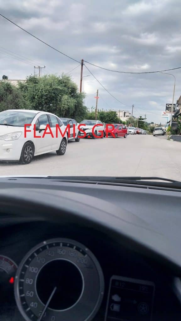 ΠΑΤΡΑ - ΤΩΡΑ: Πανικός στην Οβρυά - "Εφυγε" το συρόμενο από νταλίκα - ΦΩΤΟ