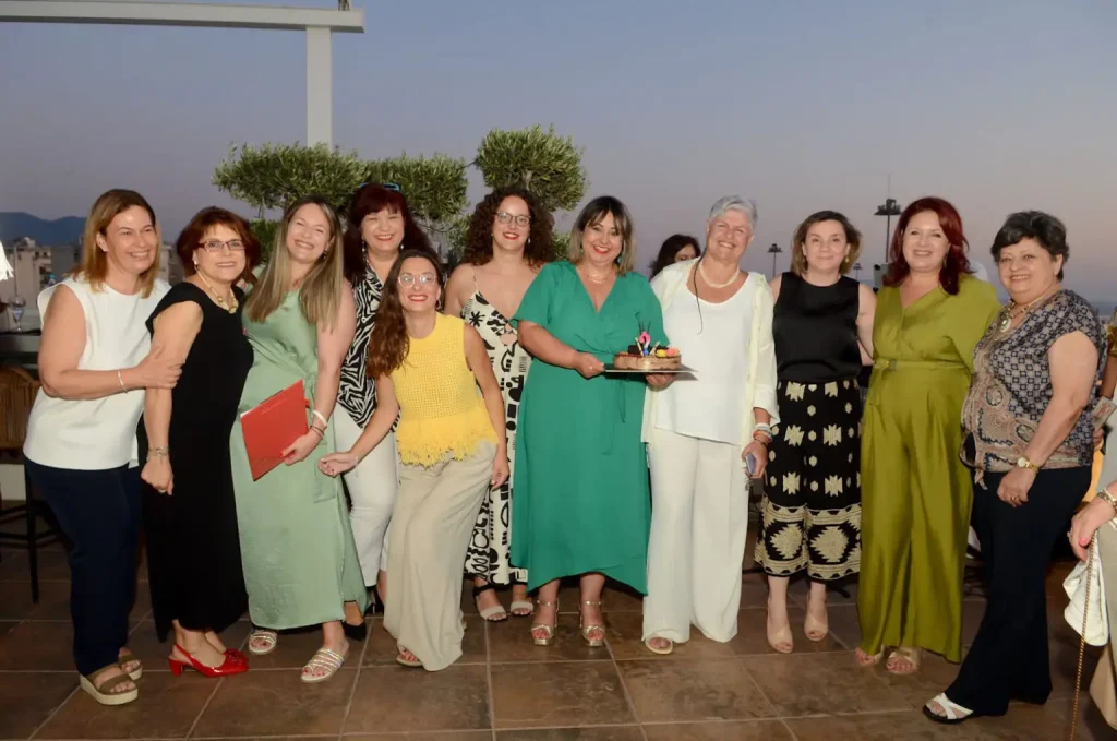 ΠΑΤΡΑ - ΔΕΙΤΕ ΦΩΤΟ: Επιτυχία στην βραδιά για το ΑΛΜΑ ΖΩΗΣ - Γενέθλια και για την Πρόεδρο