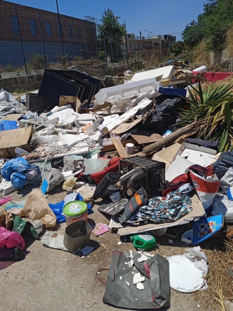 ΠΑΤΡΑ - ΦΩΤΟ: Χωματερή στην Οβρυά - Εικόνες ντροπής