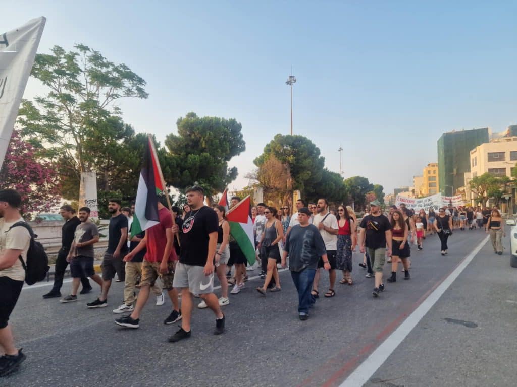 ΠΑΤΡΑ: Μεγάλη πορεία υπέρ της Παλαιστίνης - Δείτε Φωτό και Βίντεο