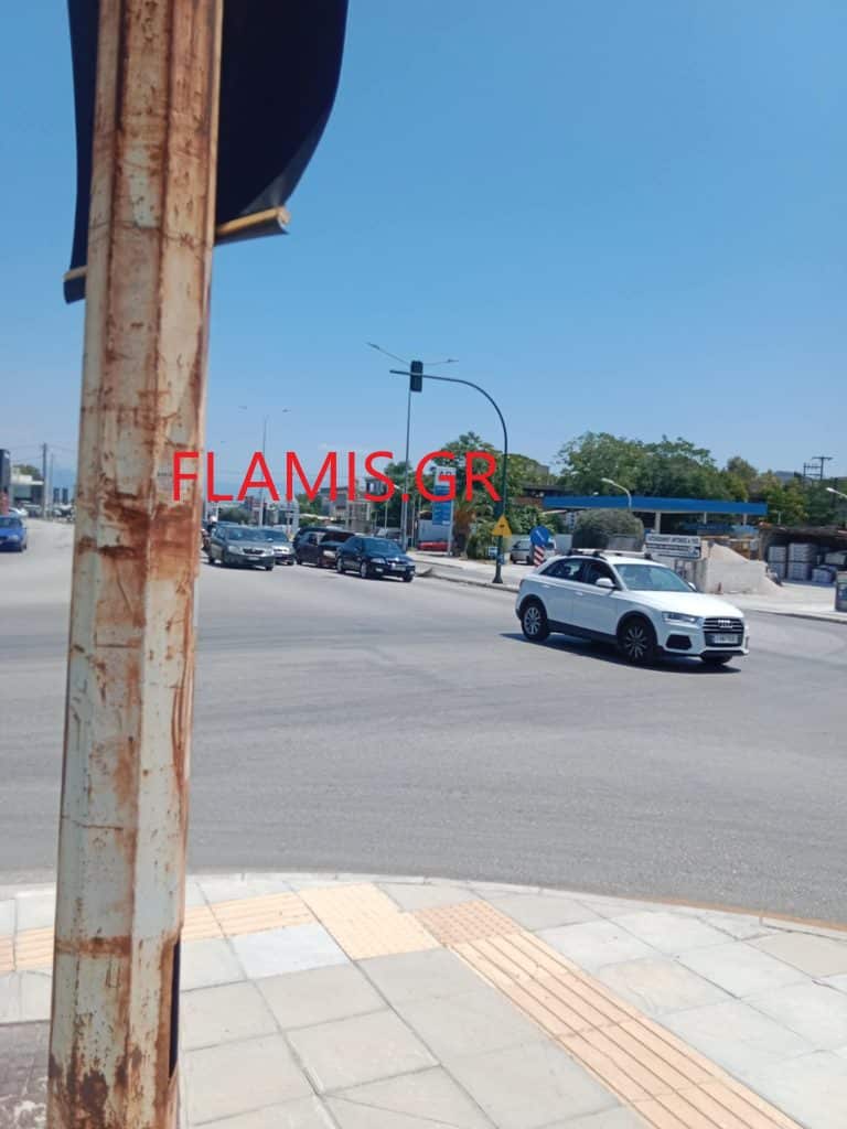 ΠΑΤΡΑ - ΔΕΙΤΕ ΦΩΤΟ: Καραμπόλα με 3 οχήματα στην Κανελλοπούλου ΠΑΤΡΑ - ΔΕΙΤΕ ΦΩΤΟ: Καραμπόλα με 3 οχήματα στην Κανελλοπούλου