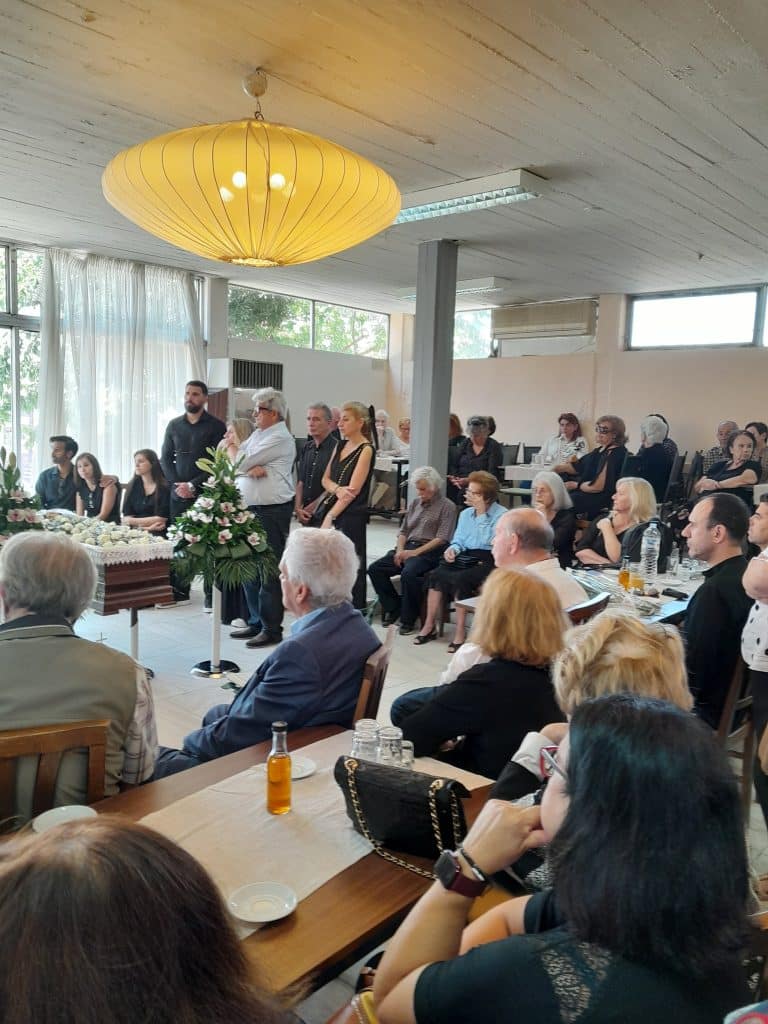ΠΑΤΡΑ - ΦΩΤΟ: Ετσι αποχαιρέτησε η πόλη τον Ορέστη Σκαλτσά ΠΑΤΡΑ - ΦΩΤΟ: Ετσι αποχαιρέτησε η πόλη τον Ορέστη Σκαλτσά