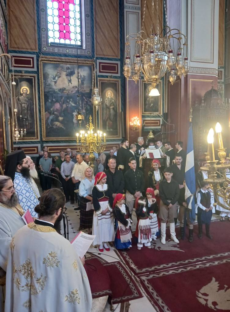 ΔΕΙΤΕ ΠΟΛΛΕΣ ΦΩΤΟ: Οι Κρητικοί της Πάτρας γιόρτασαν τη μάχη της Κρήτης
