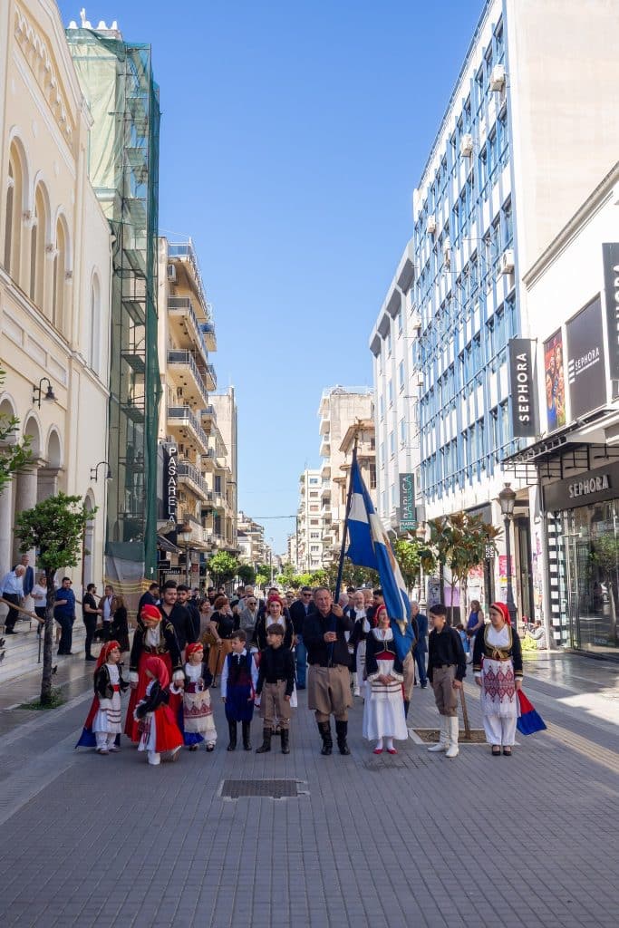 ΔΕΙΤΕ ΠΟΛΛΕΣ ΦΩΤΟ: Οι Κρητικοί της Πάτρας γιόρτασαν τη μάχη της Κρήτης