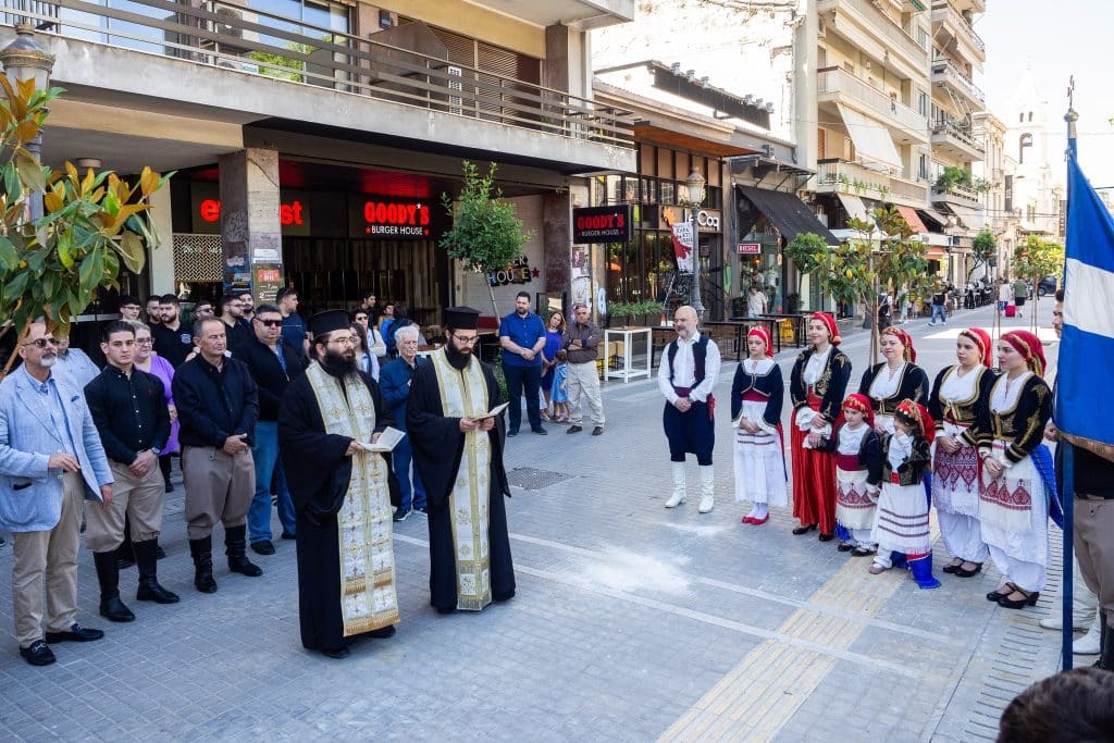 ΔΕΙΤΕ ΠΟΛΛΕΣ ΦΩΤΟ: Οι Κρητικοί της Πάτρας γιόρτασαν τη μάχη της Κρήτης