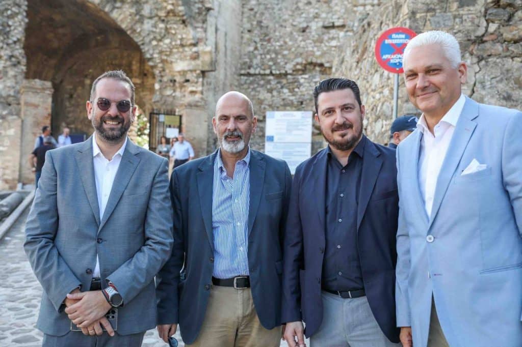 ΠΑΤΡΑ: Η Λίνα Μενδώνη στο Κάστρο! Αποκαταστάθηκαν δύο προμαχώνες - ΔΕΙΤΕ ΦΩΤΟ