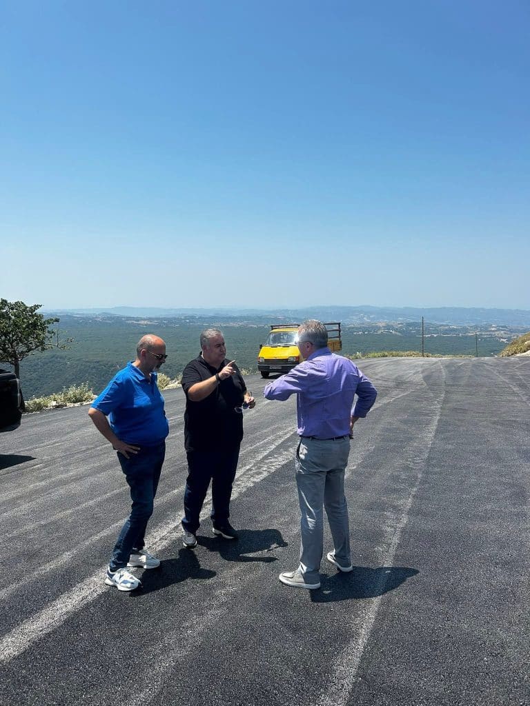 ΘΕΟΔΩΡΟΣ ΜΠΑΡΗΣ: Τα έργα για τη Μονή Νοτενών - ΦΩΤΟ ΘΕΟΔΩΡΟΣ ΜΠΑΡΗΣ: Τα έργα για τη Μονή Νοτενών - ΦΩΤΟ