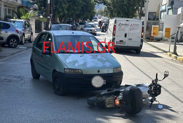 ΠΑΤΡΑ - ΦΩΤΟ: ΙΧ συγκρούστηκε με μηχανάκι στην Αγυιά ΠΑΤΡΑ - ΦΩΤΟ: ΙΧ συγκρούστηκε με μηχανάκι στην Αγυιά