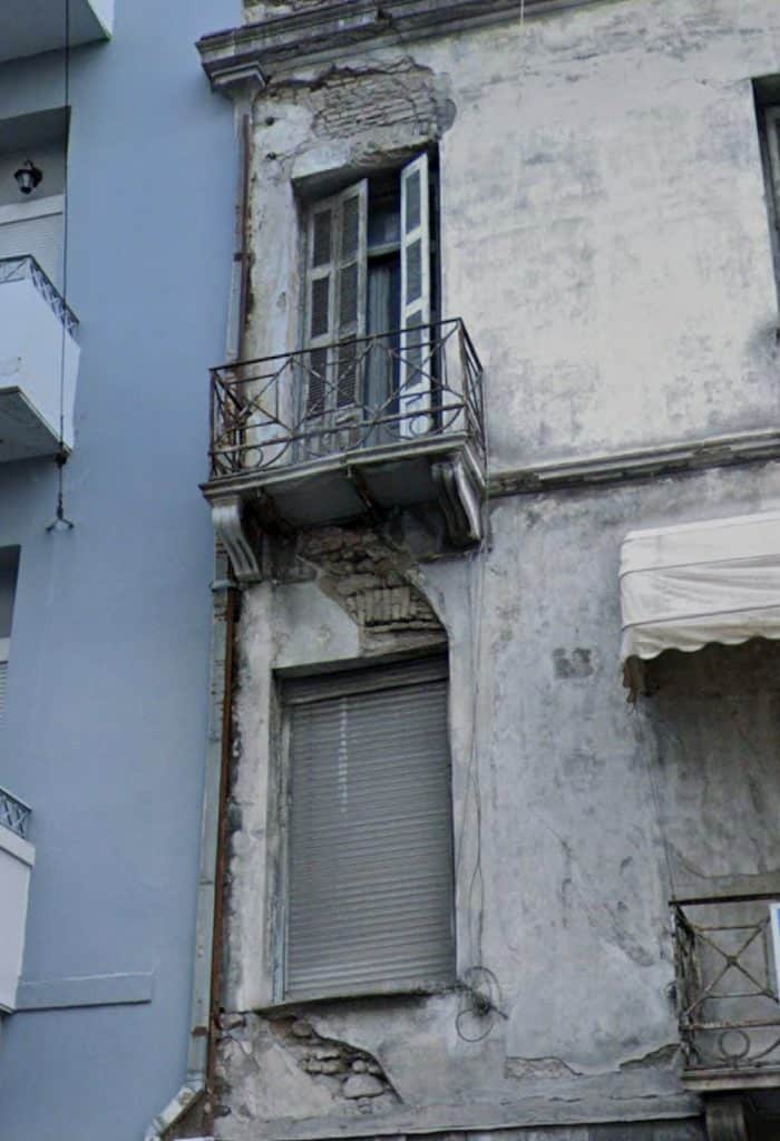 ΠΑΤΡΑ: Κίνδυνος θάνατος στην Αγίου Ανδρέου - ΦΩΤΟ