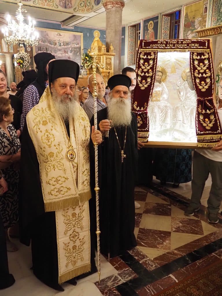 Με λαμπρότητα η γιορτή στην Αγία Τριάδα Πατρών - ΦΩΤΟ