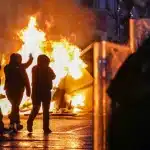 Δεύτερη νύχτα ταραχών στη Βόρεια Ιρλανδία μετά από σεξουαλική επίθεση σε έφηβη - Δείτε βίντεο