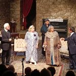 Πάτρα: Ολοκληρώθηκαν με επιτυχία οι παραστάσεις του έργου "Ο Γαμβρός μας" στο θέατρο Αγορά - ΦΩΤΟ