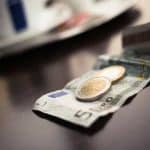 Κρατικά φέσια 3,9 δισ. ευρώ στερούν ρευστότητα από την αγορά